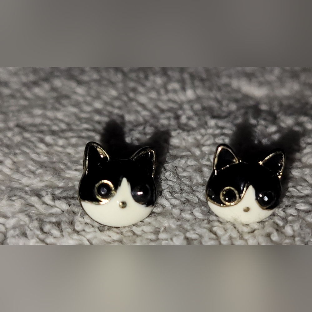 Cat Earrings - Picture 2 of 3